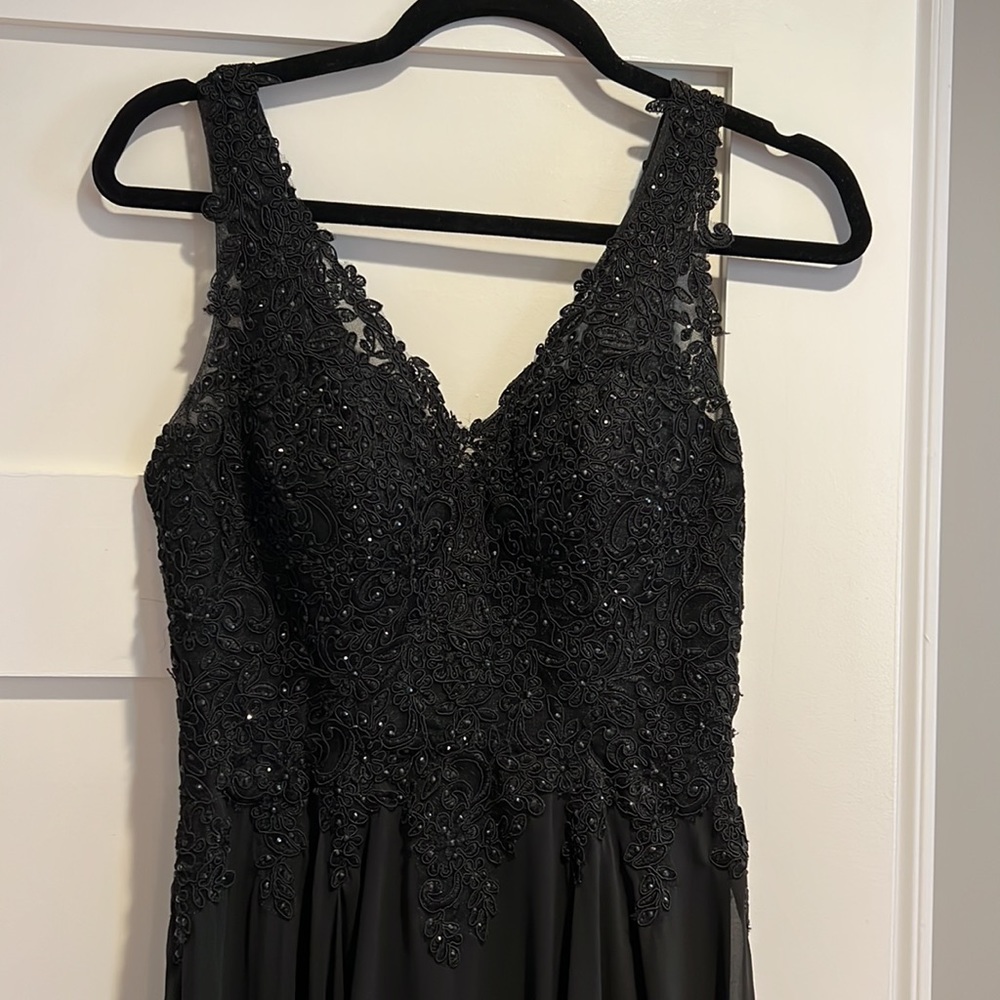 ARIA COUTURE DRESS - Picture 3 of 8